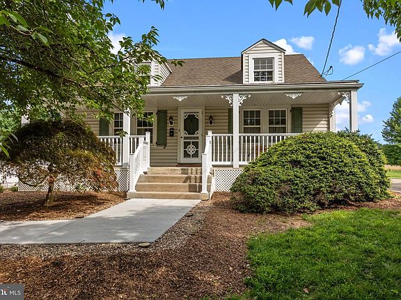 2nd image of 182 W Upper Ferry Rd