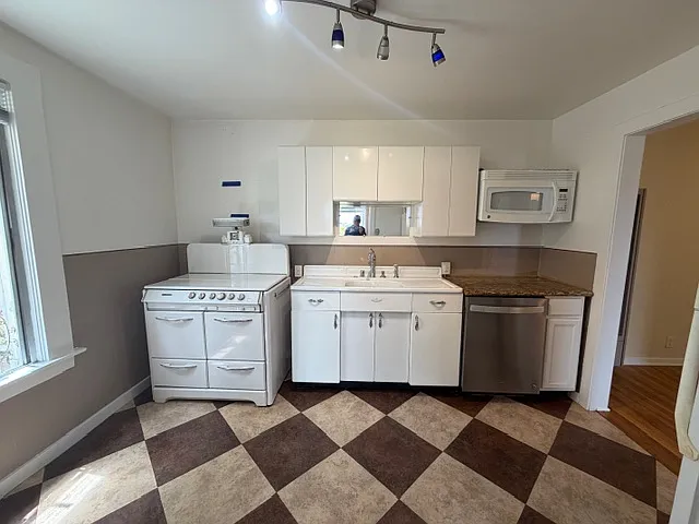 1434 Shotwell St #A — Photo 18