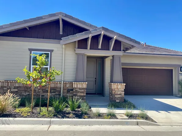 2106 White Oak Dr, Hollister, CA 95023