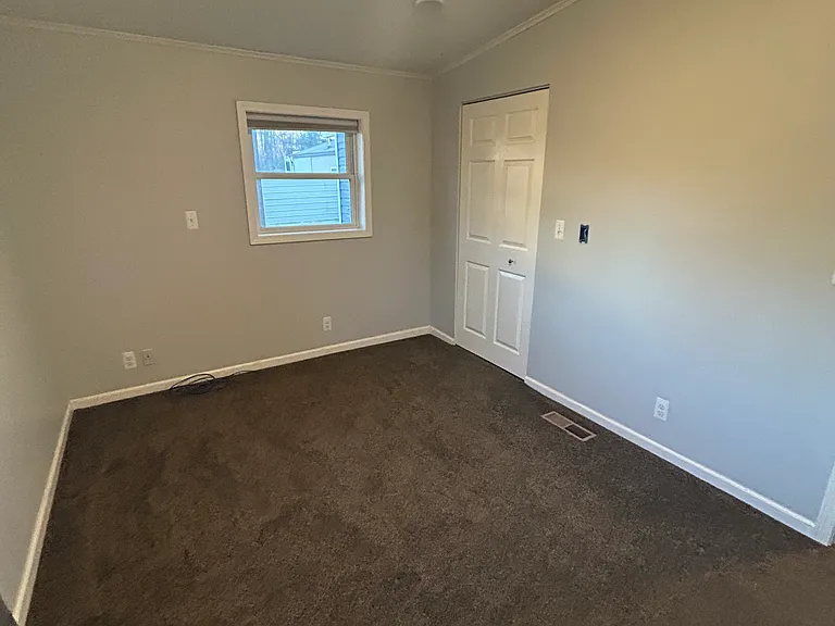 29000 W Nine Mile Rd — Photo 18