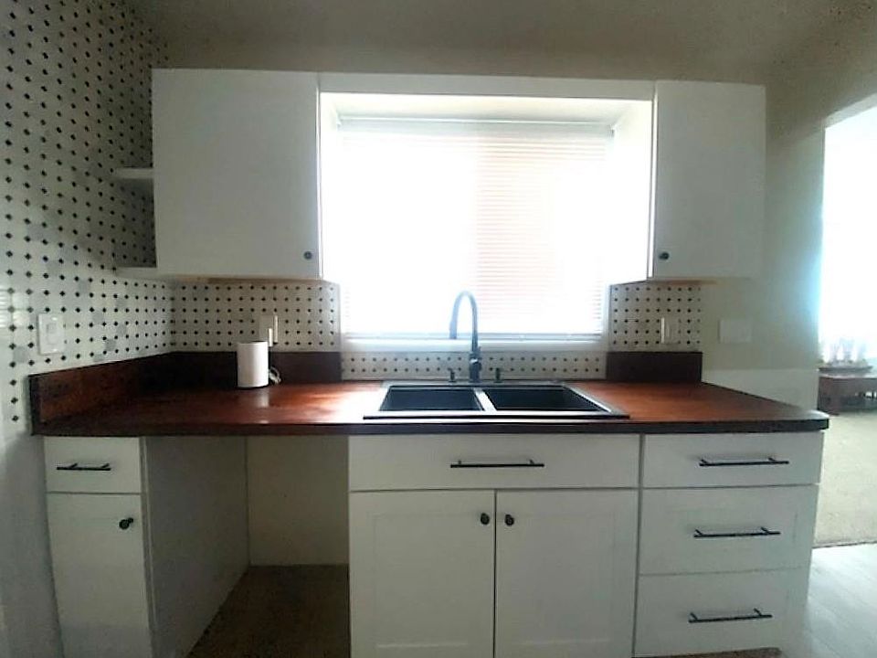 809 Fremont St, Benkelman, NE 69021 Zillow