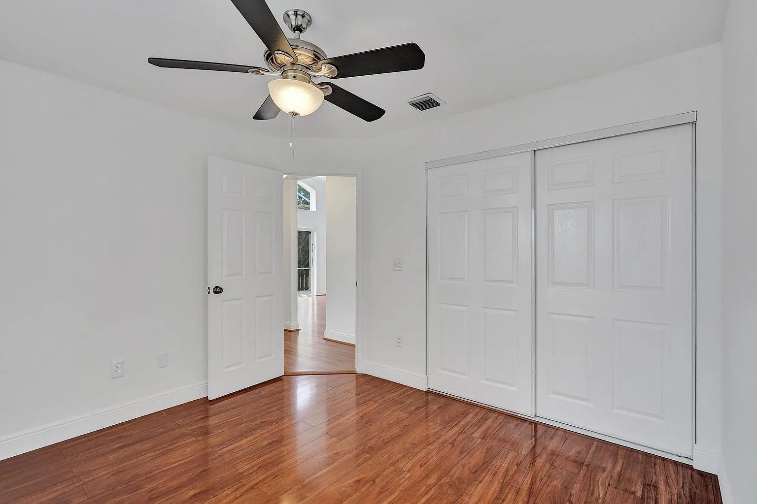 3 bed, 1703 sqft, $3,300 — Photo 4