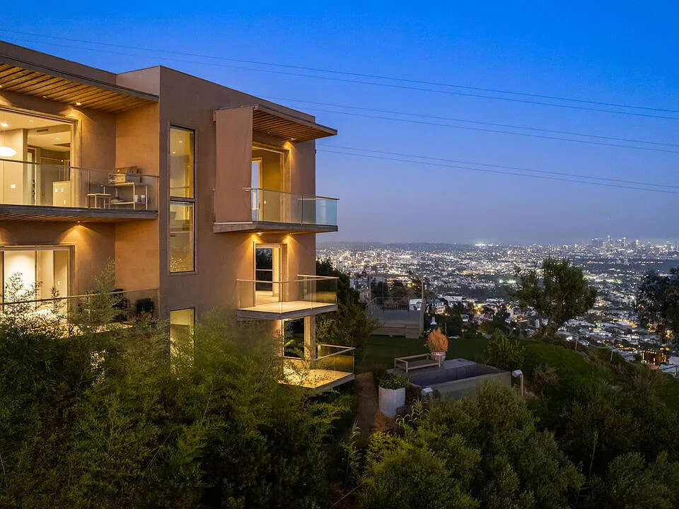 1600 Viewmont Dr