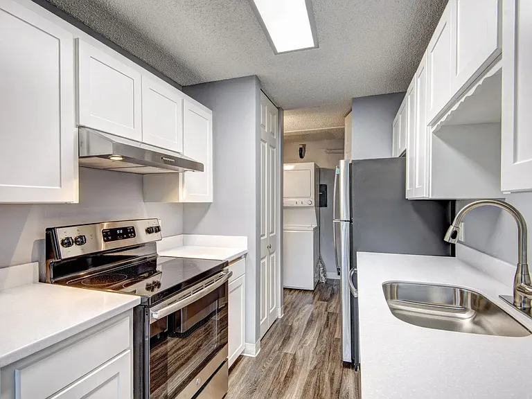Asteria Place Apartments — Photo 14