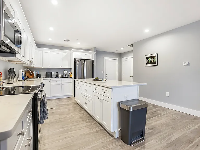 243 Bussey St #404 — Photo 14