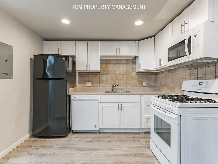 2524 Chestnut St #5 — Photo 9