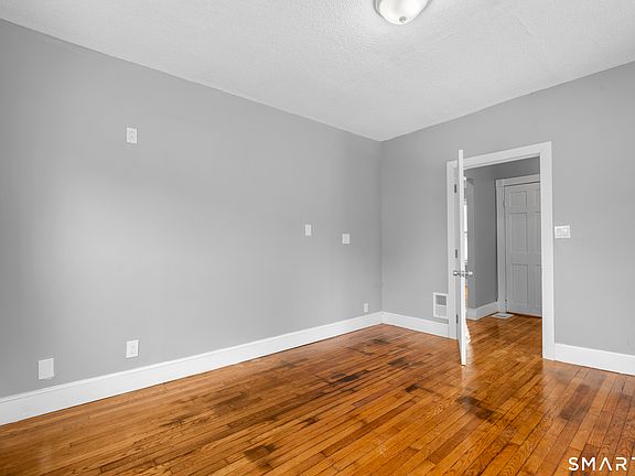 4th image of 171 Foster Street