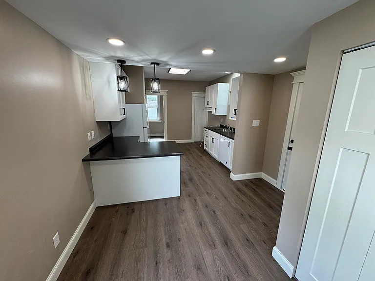 452 W Adams St #1 — Photo 4