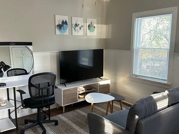 528 Fleming St #2, Hendersonville, NC 28739