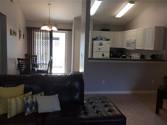 4th image of 2420 89th Ave
