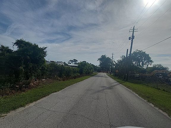 4th image of 4669 Avenue D
