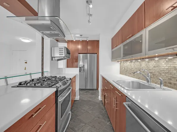 201 East 36th Street image 1 of 12