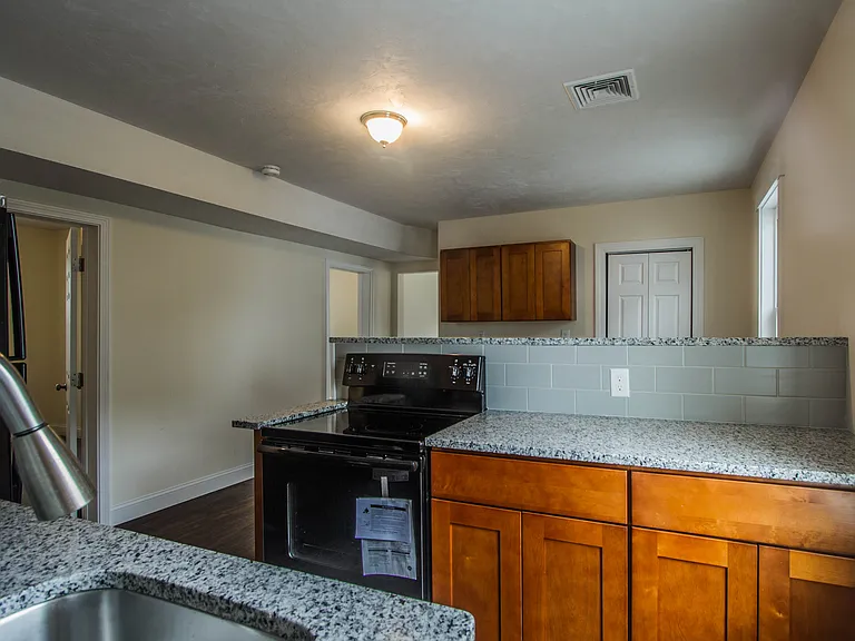8 Seward St #3 — Photo 14