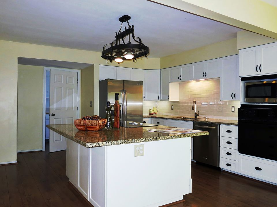 1st image of 3534 Rolling Hills Dr
