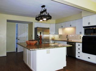 3534 Rolling Hills Dr, Pepper Pike, OH
