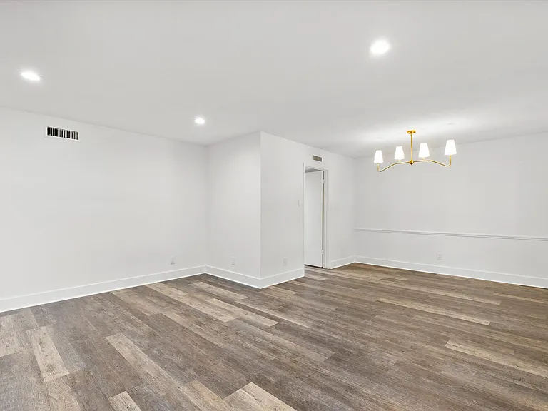 2814 Lindbergh Dr — Photo 10