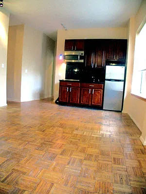 Rented by DSA Realty | media 32