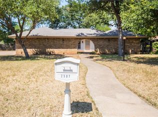 2307 Smokerise Dr, Arlington, TX 76016
