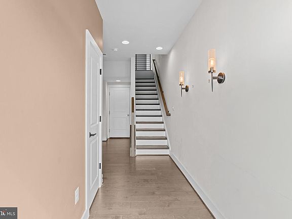 3rd image of 5284 Ridgeview Retreat Dr
