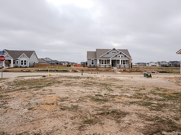 5th image of 317 Dylan Way
