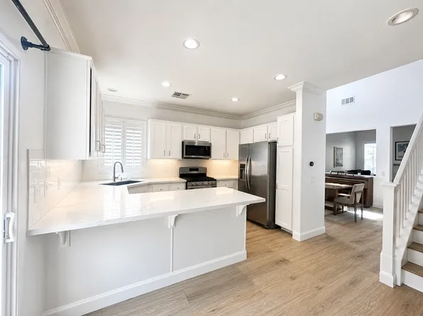 19953 Sassoon Pl, Santa Clarita, CA 91350