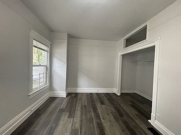 4th image of 1409 E Denny Way #B