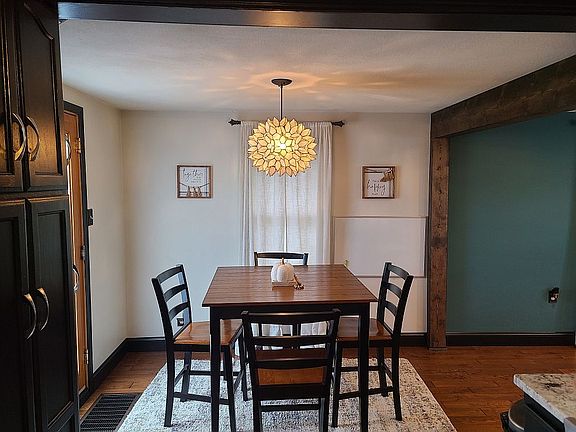 5th image of 516 Church St
