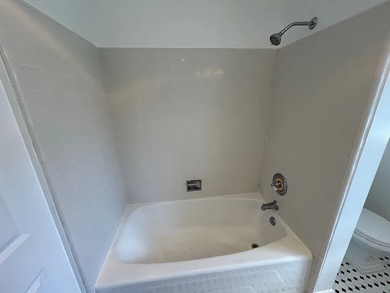 626 N Monterey St #M — Photo 23