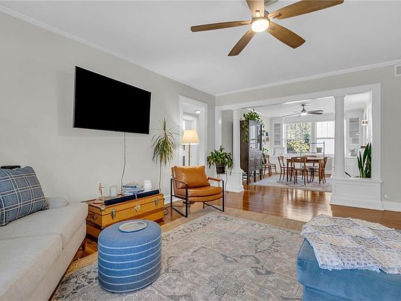 3rd image of 404 E 43rd St APT 2W