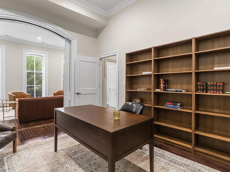 327 E Capitol St SE #2 — Photo 38