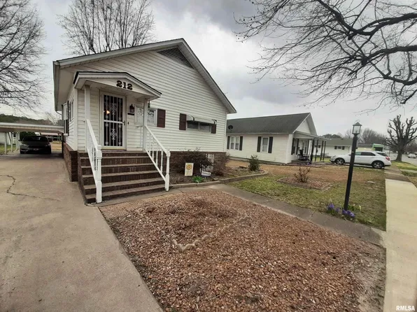 212 N 9th St, Herrin, IL 62948