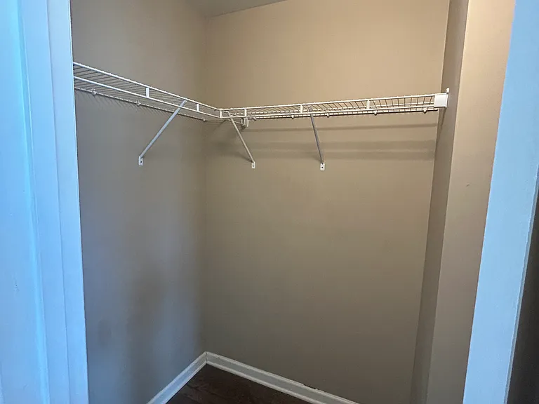 516 N Saint Clair St #301 — Photo 6