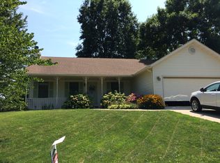 407 Arrowhead Dr, Troy, IL