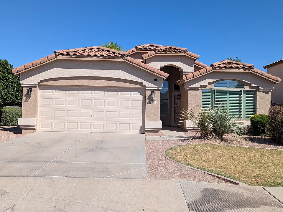 4630 E Torrey Pines Ln