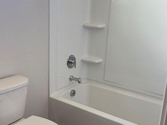 4th image of 6200 Woodlands Loop