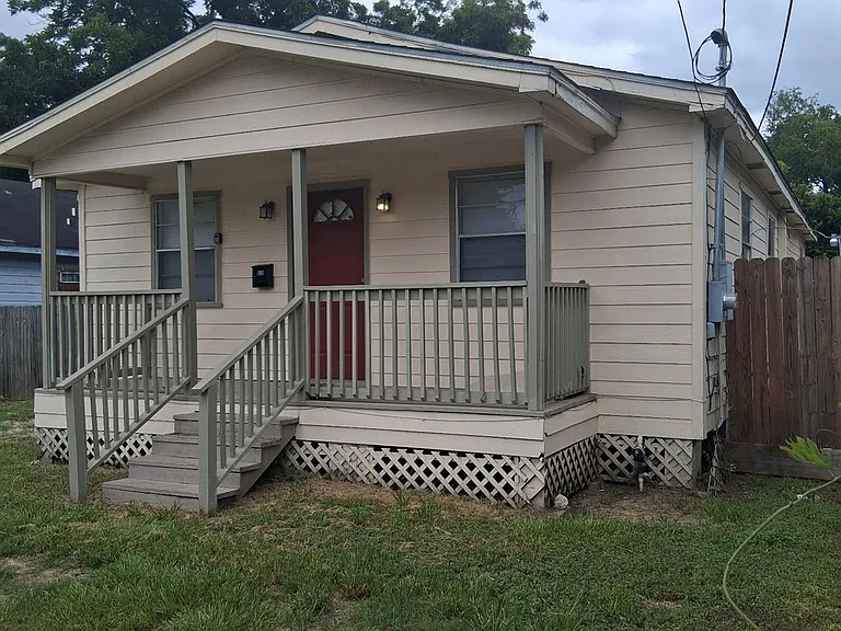 838 Mansfield St — Photo 10