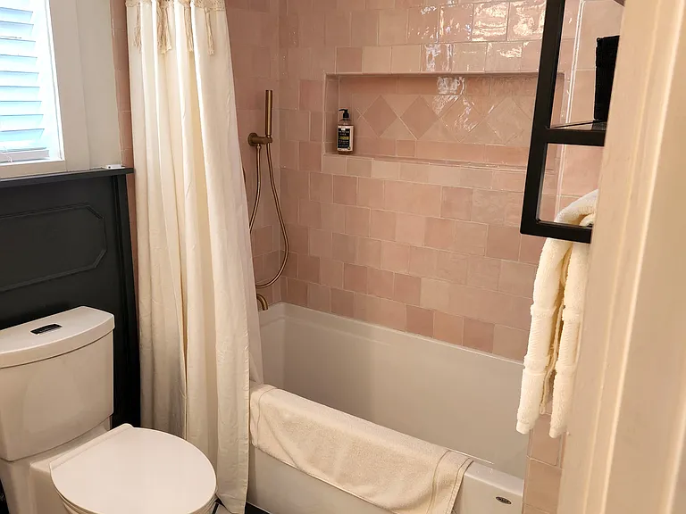 519 E Ashby Pl — Photo 15