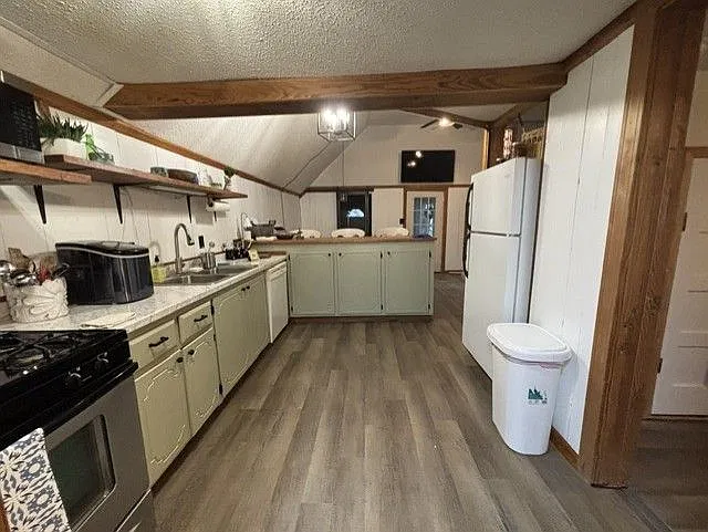 1 bed, 1.0 bath, $2,500 — Photo 4