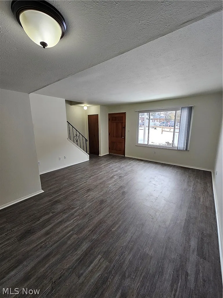 3 bed, 1.5 bath, $1,595 — Photo 3