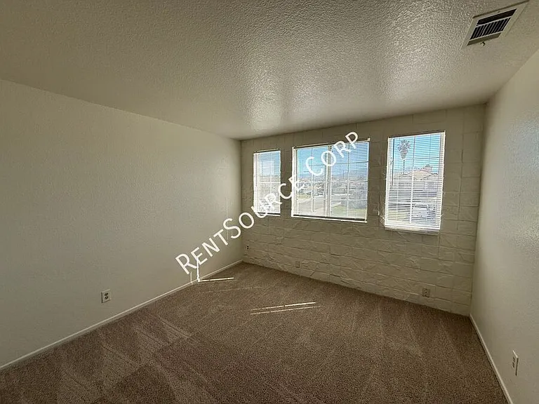 3559 E Avenue R14 — Photo 14