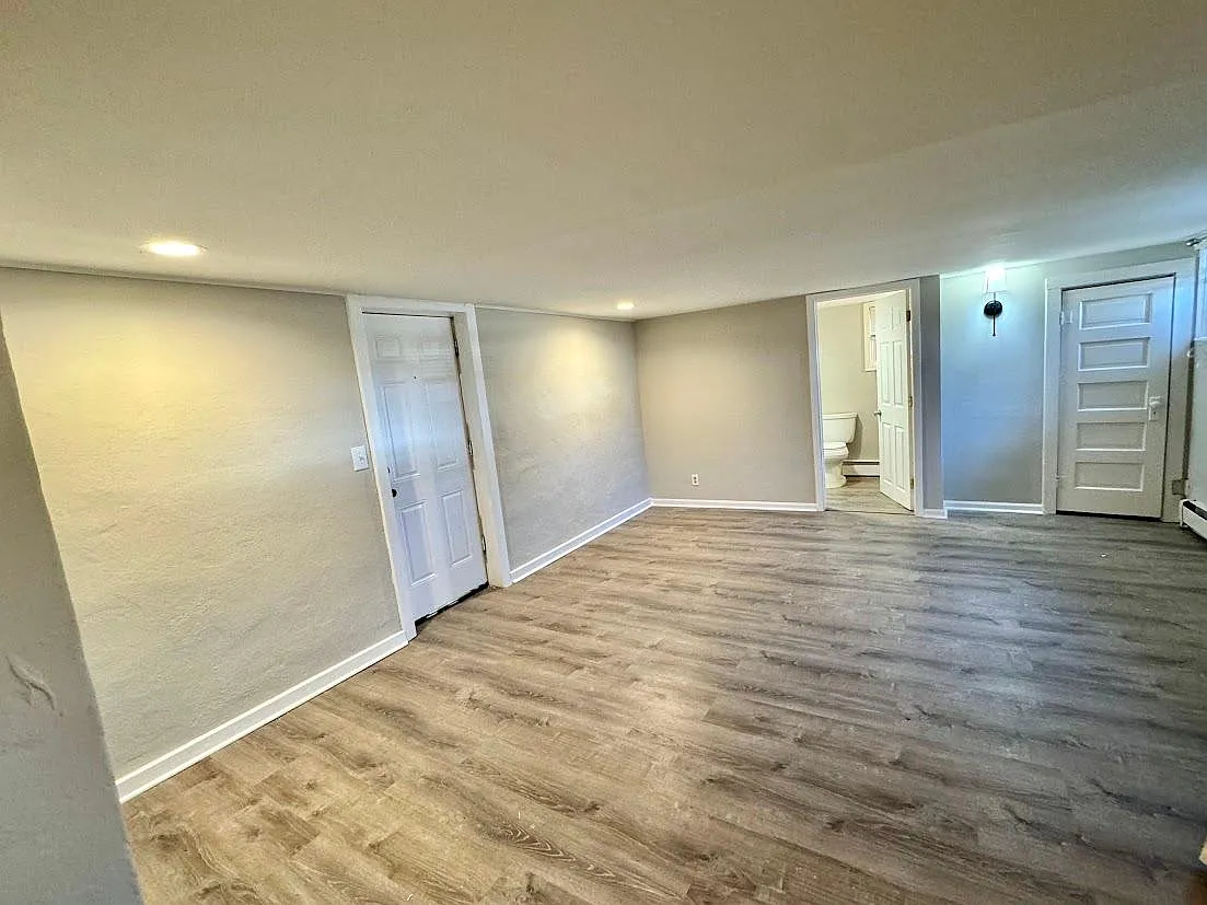 Building Photo - 308 Brown St #B