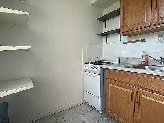 3rd image of 84 Henry St #3A