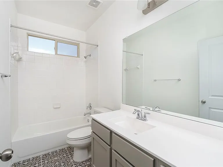 220 Tanda Ln — Photo 17