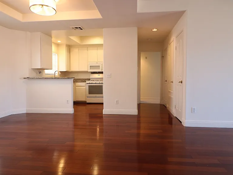 4455 Hazeltine Ave #207 — Photo 5