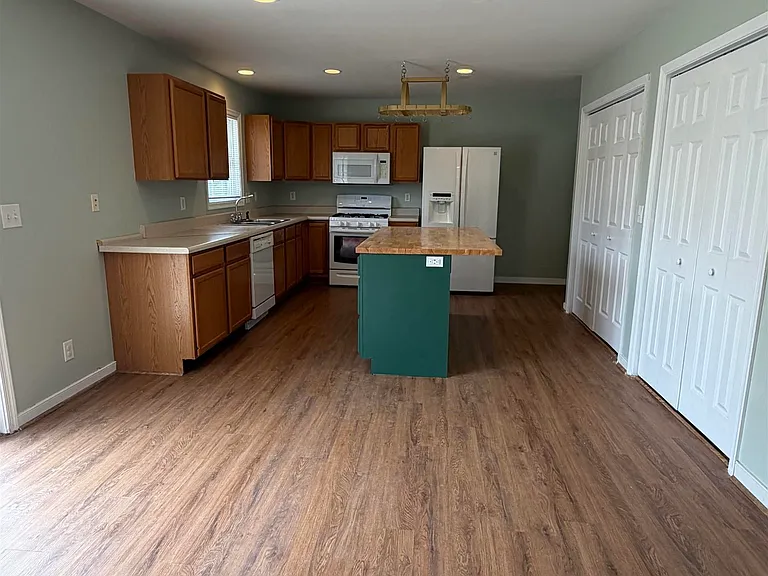 1720 Daybreak Ln — Photo 6