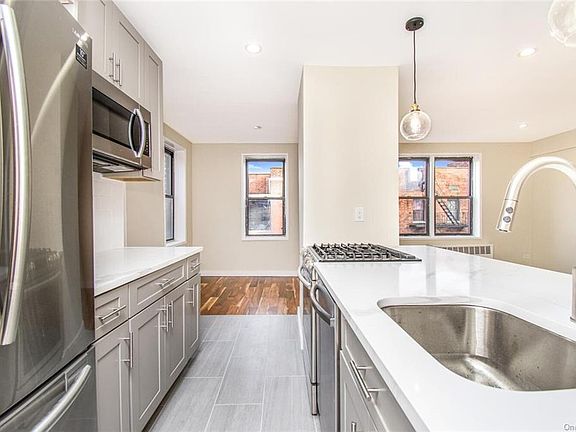 4th image of 665 Thwaites Pl APT 6W