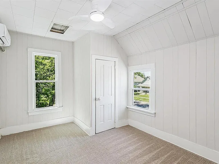 301 SW 3rd St #1 — Photo 18