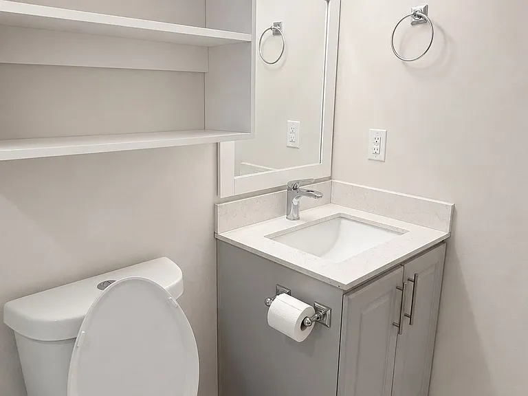 61 Lyndbrook Cres #LOWER — Photo 8