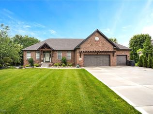 5461 Brook Run Ave NE, Louisville, OH 44641