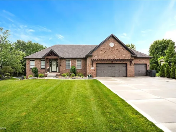 5461 Brook Run Ave NE, Louisville, OH 44641